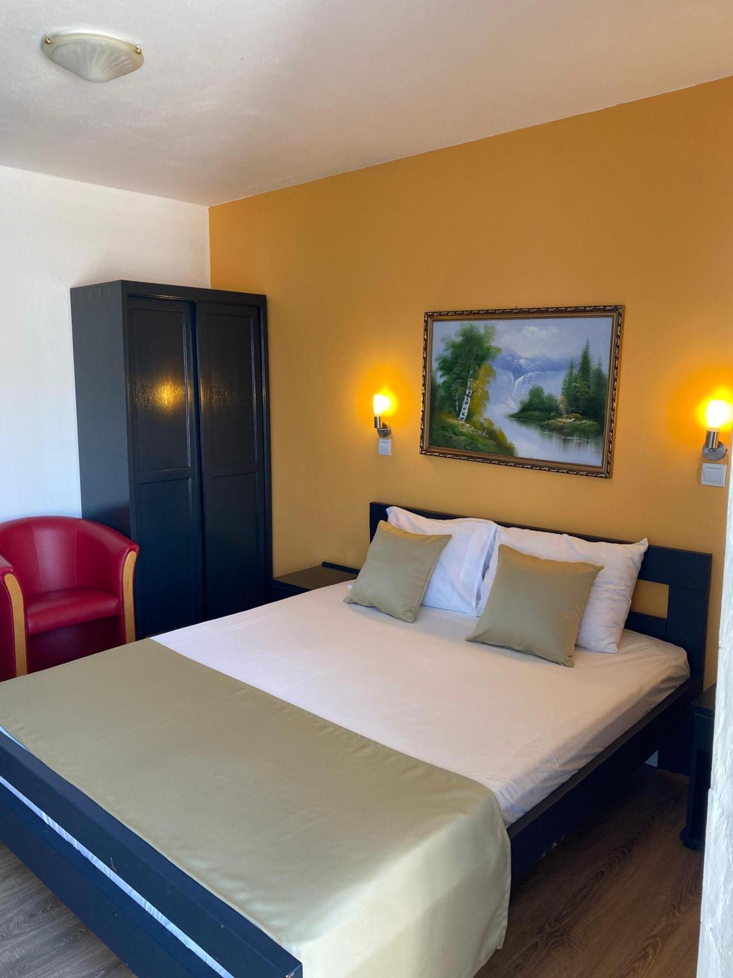 New Hotel Kuc By Marvel Budva Kültér fotó