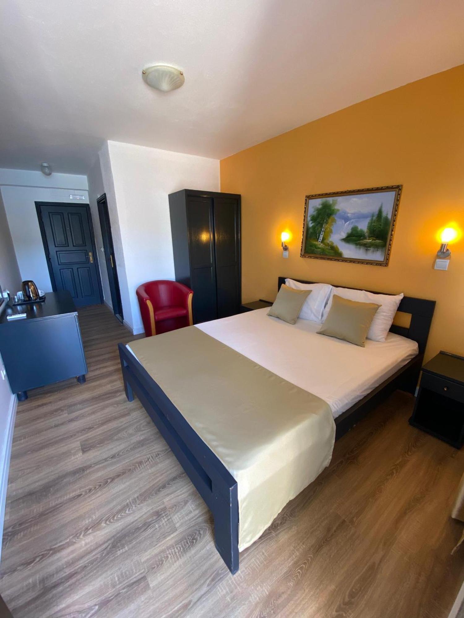 New Hotel Kuc By Marvel Budva Kültér fotó
